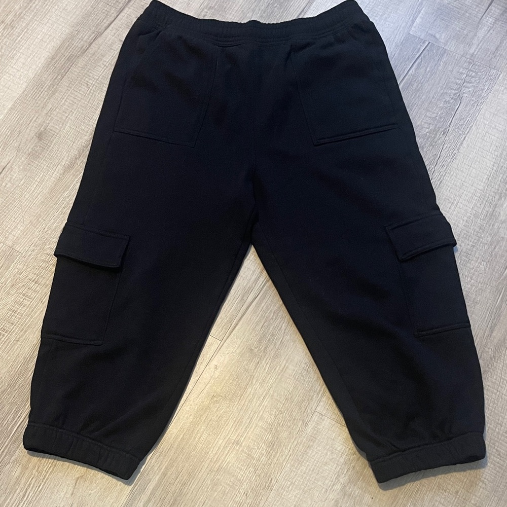 Aeropostale Light Gray and black Cropped Cargo Joggers Selling both together. - Picture 8 of 13